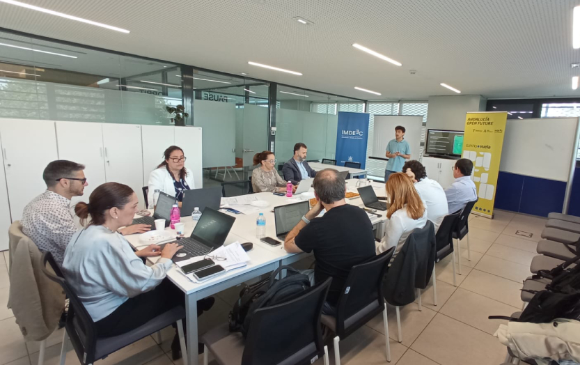 OpenFuture_And's tweet photo. Cientos de startups aceleradas y 4 hubs de innovación dan forma al ecosistema #AOF. 🚀

En #AndalucíaOpenFuture acompañamos a los emprendedores desde su idea inicial hasta su crecimiento.

Descubre cómo funcionamos 👇
https://t.co/C6HfF5eB3V

#AOF https://t.co/5pTmlGvVp7