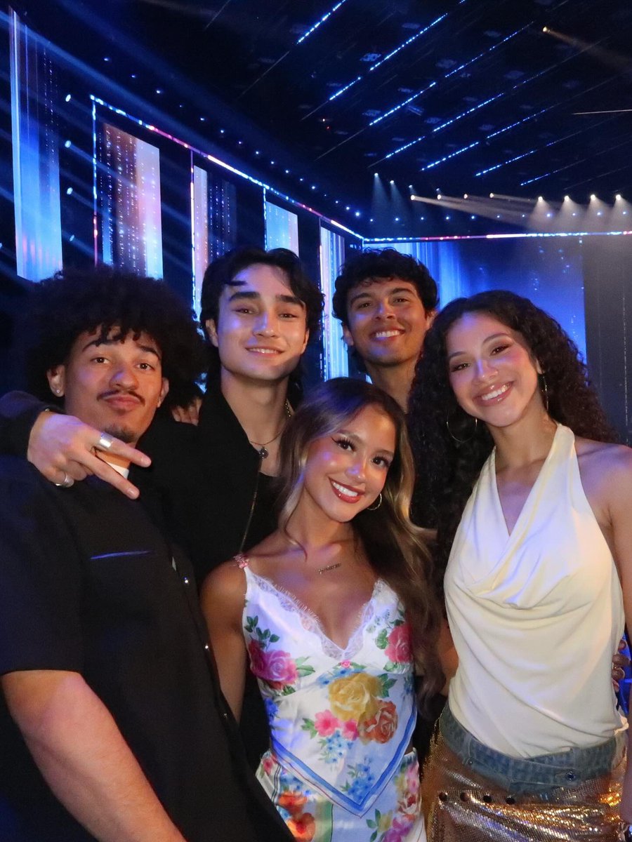ourhazelhook's tweet photo. I love this cast so much! *:･ﾟ✧*:･ﾟ✧ https://t.co/aKmreb5fya
