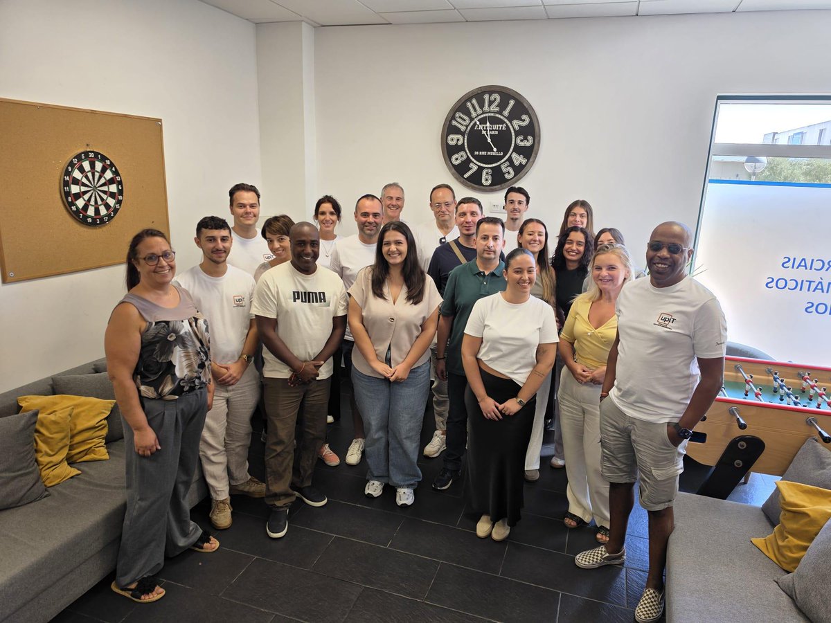 flexnetwork's tweet photo. [#𝗣𝗔𝗥𝗧𝗘𝗡𝗔𝗥𝗜𝗔𝗧] Quand nos #partenaires viennent à notre rencontre au Portugal
Nous avons eu le plaisir d’accueillir l’équipe UP IT dans nos bureaux
Une belle occasion de rencontrer nos #équipes sur place, de découvrir notre environnement de travail https://t.co/bwikYyvEmd
