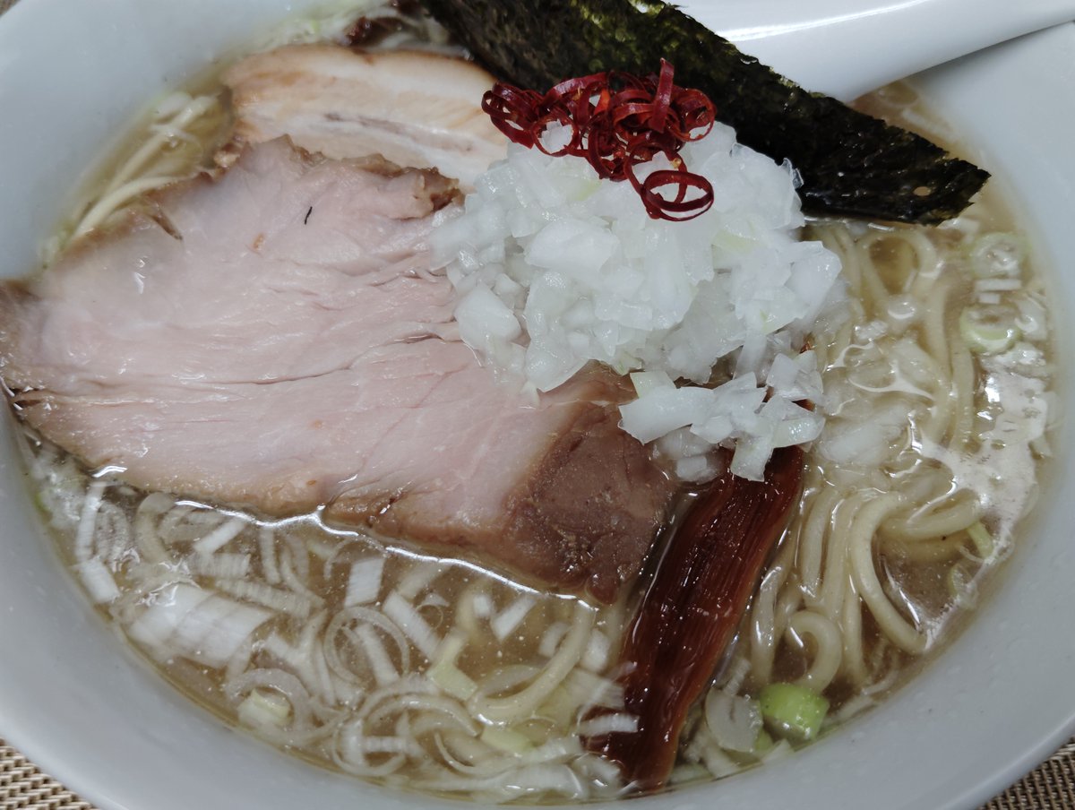 sakirim0's tweet photo. 美原スープ工房さん(@ epilogue_08)@下落合
限定の煮干し醤油そば 大盛りを頂いた記録になります。
8月30日をもって無期限休業になったようで。初めて食べた時の衝撃は今も覚えてます。本当に美味しい一杯でもっと通いたかったですね���…
#ラーメン #ラーメン大好き #ラーメン好きな人と繋がりたい https://t.co/GpGC0qJAXR