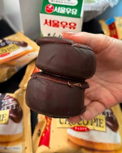 foodie_archive's tweet photo. 차원이달라병 유발하던 세븐일레븐 생초코파이
이번엔 가토 오 쇼콜라 출시 예정

이거 초코버전이면 얼마나 맛있을까... https://t.co/0pbPP6BbyF