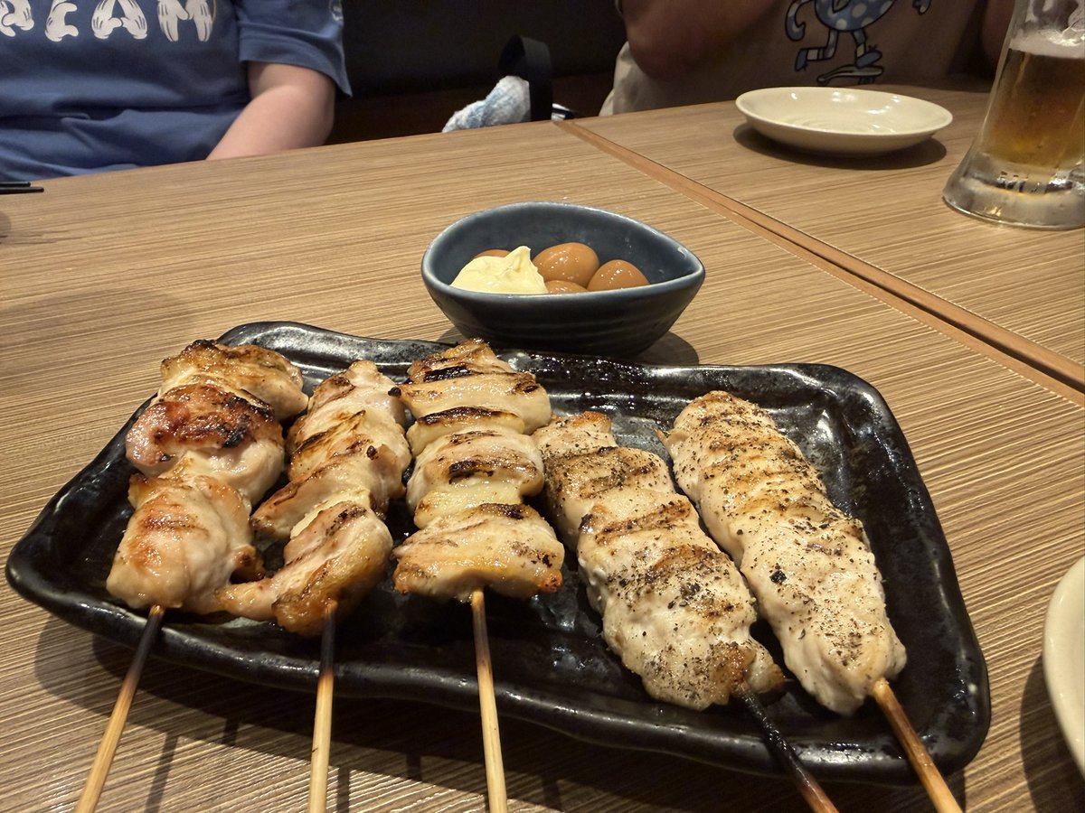 wakababb's tweet photo. 池袋だけど
なぜか関西色お強い飲み会になってる研 https://t.co/uv21R1AGG8