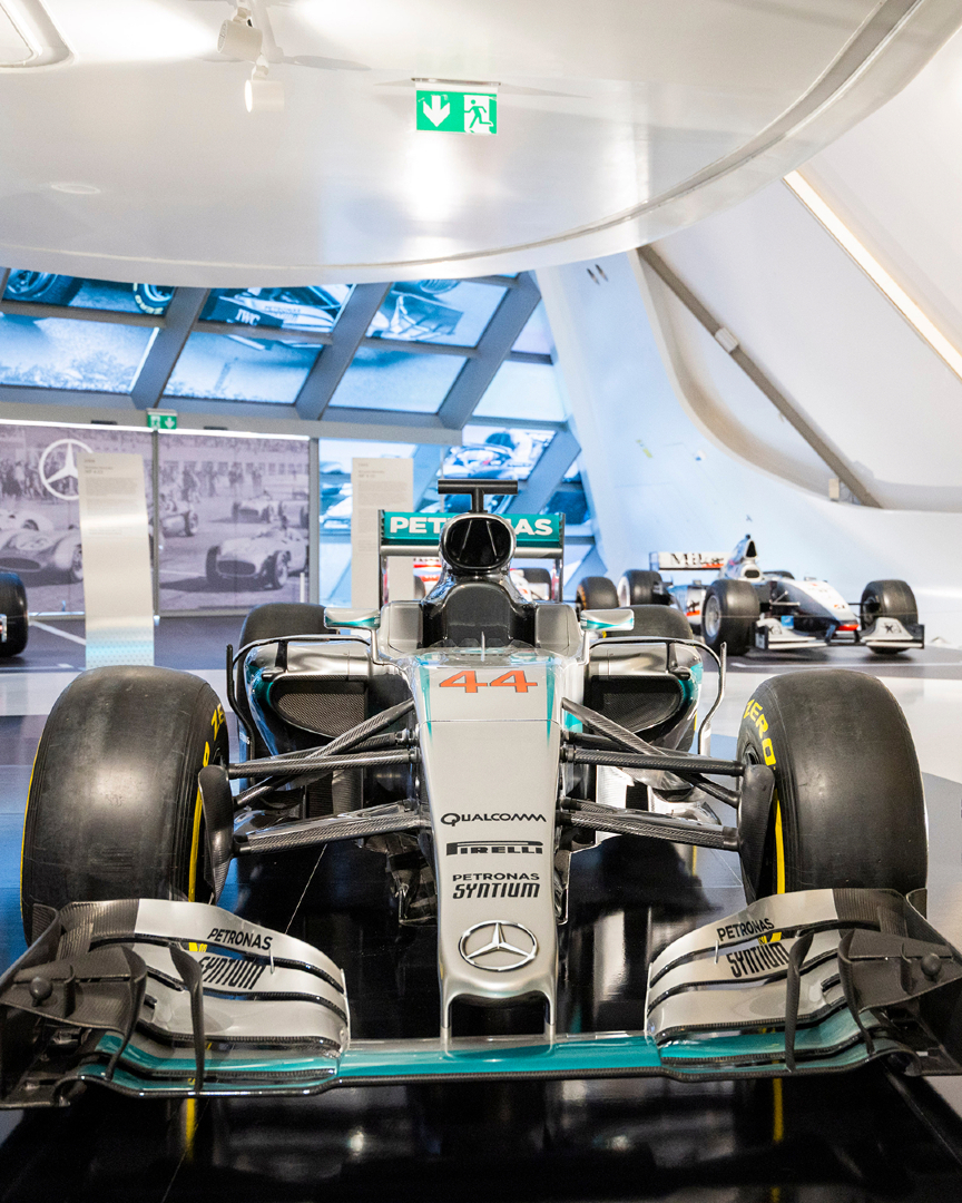 mobilitycity_'s tweet photo. Coches que hicieron historia sobre el asfalto. 

🏎️   Piezas originales del Museo de Stuttgart que rara vez se ven fuera de Alemania, por tiempo limitado en Mobility City. https://t.co/MjQpVXH5j5