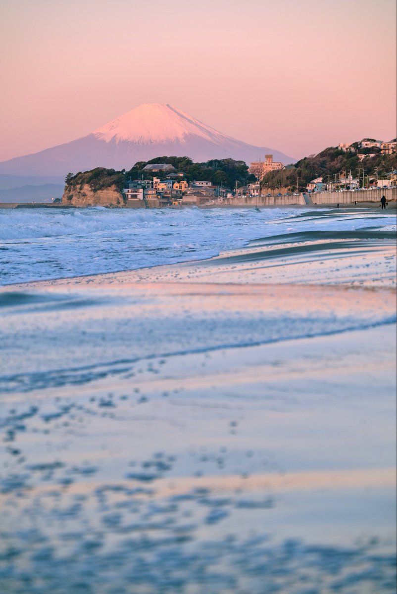 ruiruicamovi's tweet photo. 湘南から朝に見る富士山が最高ってこと！ https://t.co/Yhxd8w00pR