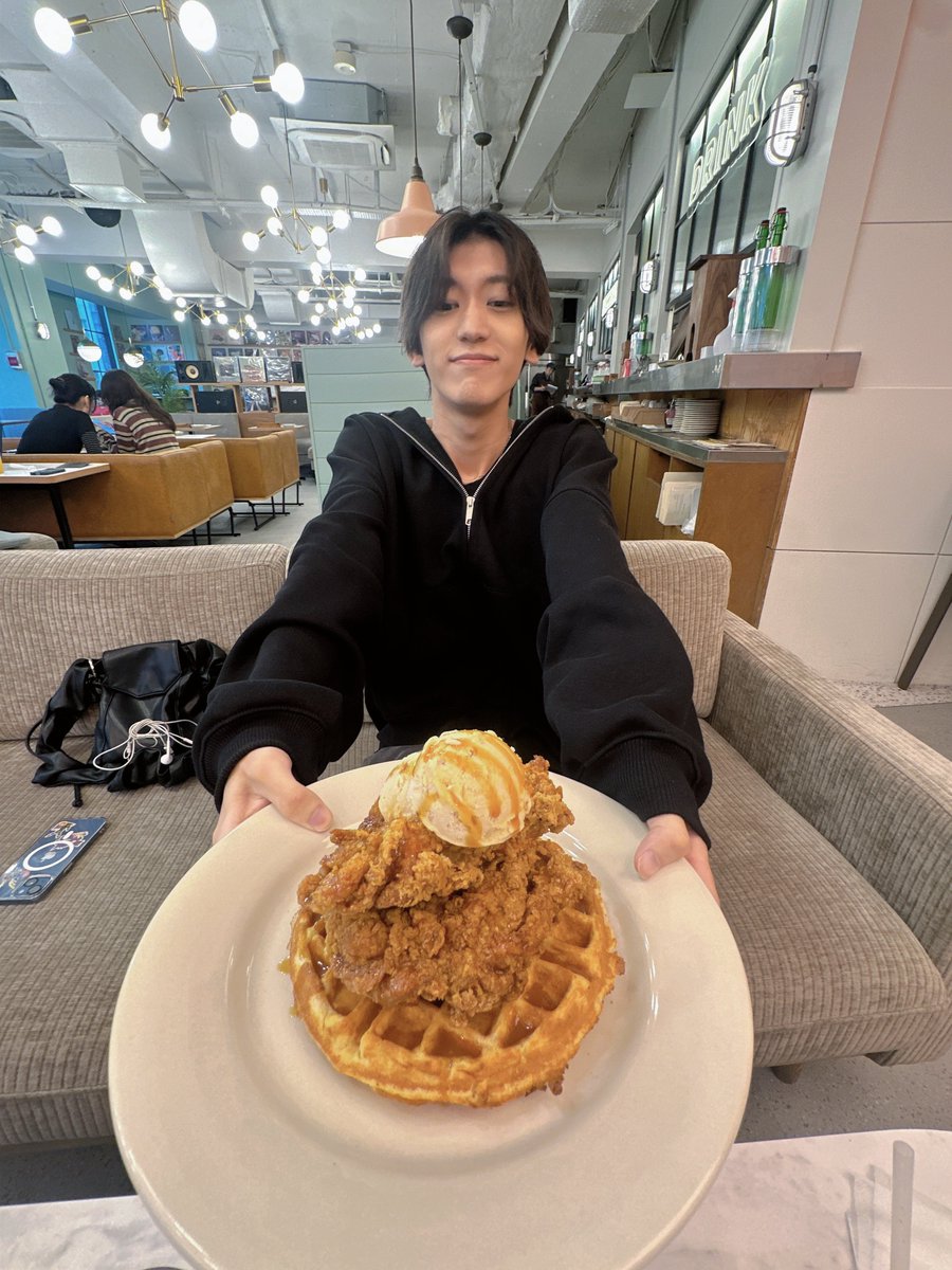ALLIN_KAZUMA's tweet photo. 野菜たべてもらって、
完食して、
デザートでした

9月も沢山の幸せをありがとうございました❤️‍🔥 https://t.co/FSMyewTsWE