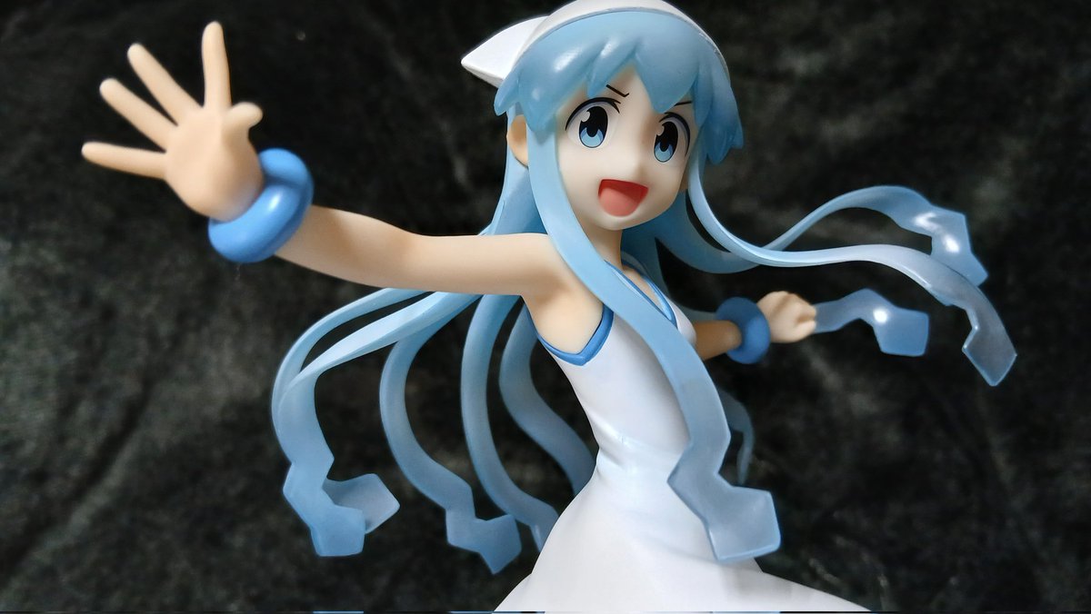 CharismaElf03's tweet photo. 連載終了して忘れられた頃にガチャが出たり、ぬいが出たり、フィギュアが出たり、その度に「３期来るか？」と立ったり座ったりしてるイカクラスタｗ https://t.co/KrPJ6zyqV9