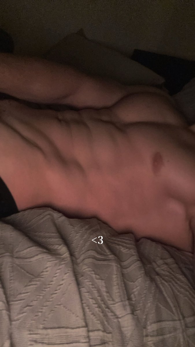 Someone_Tommy's tweet photo. What do you prefer:
Biceps or abs?
#fit #fitteen #biceps #abs #daddy #agegap #australia #veins #ddlg #bwc https://t.co/MYmSFeLV84