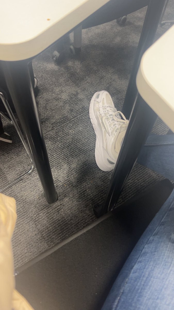 bratdamii's tweet photo. Imagine if I make you get under the table at my uni and worship them 🫢🙈

• Leeds brat uni paypig • https://t.co/U9yahjexZm