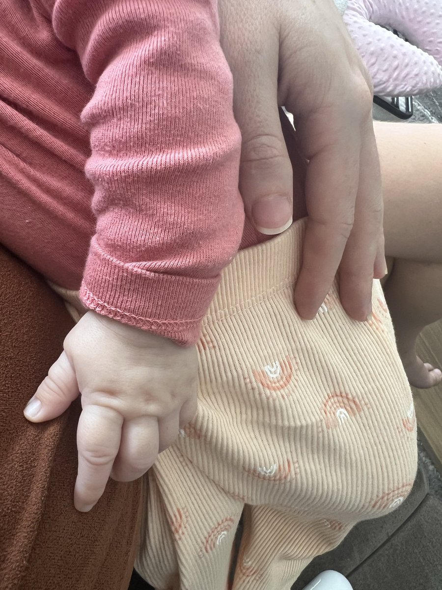 larissaescobar's tweet photo. Vivendo provavelmente os dias de maior aprendizado da minha vida. Que privilégio é ser mãe! https://t.co/lcceMPvfL9