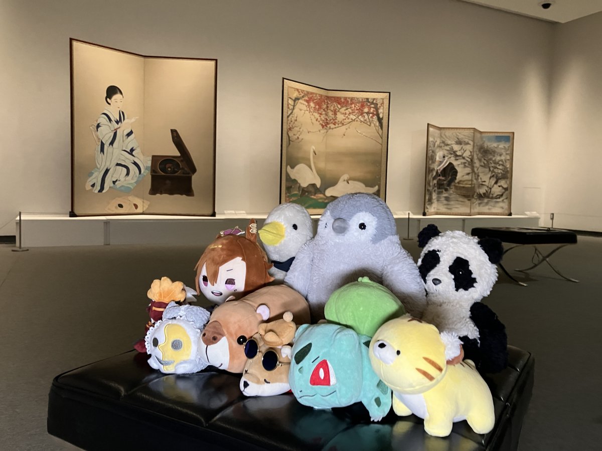 oshitimes's tweet photo. 【インタビュー】約3万いいねの「ぬいぐるみお泊り会」はなぜ生まれた？ 名古屋市美術館の学芸員・近藤将人が語る“ぬい活”企画の舞台裏
https://t.co/XoP7G1NspG
#名古屋市美術館
「ぬいぐるみお泊り会」についてのインタビューが掲載されています！ https://t.co/CuHp9VLvP8