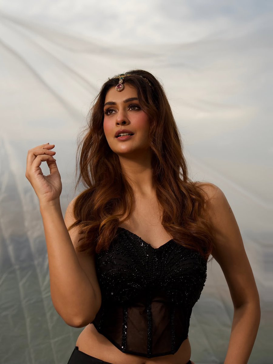 ursniresh's tweet photo. Payal Rajput from her Latest Photoshoot
#Payal #PayalRajput https://t.co/oDBoj7eFGk