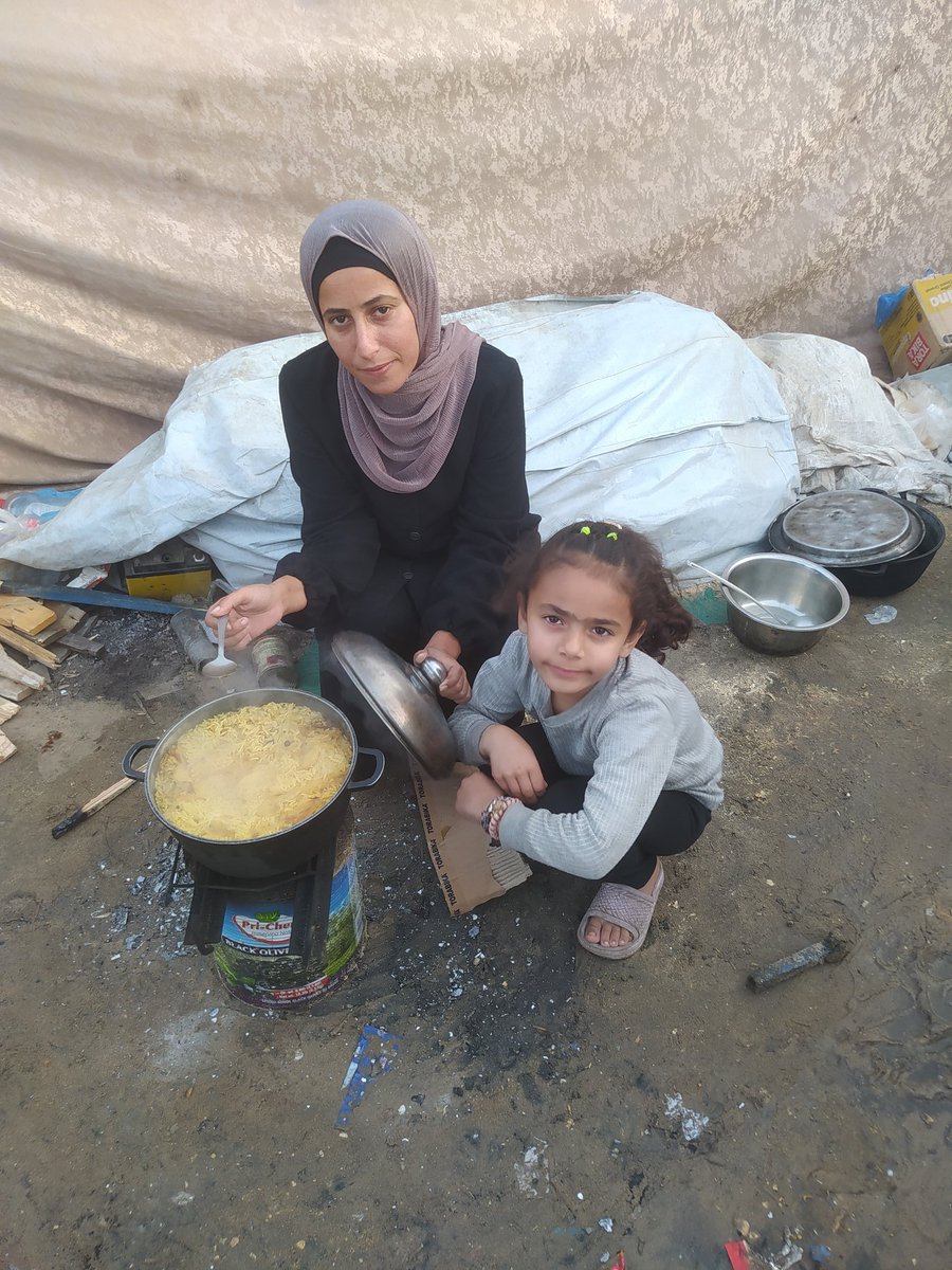 sham5164's tweet photo. 🚨 ALHAMDULILLAH, ALLAH SAVED MY FAMILY FROM VIOLENT EXPLOSIONS LAST NIGHT! 🤲🏼💔
Thank you to everyone who checked on us.
But as the night’s terror ends, a cruel reality begins: 5 full days with ZERO donations.
What is harder than surviving a bomb, only to stand helpless watching your hungry family and sick mother-in-law slow-die from neglect? 💔
$5 or $10 isn't just money—it is our remaining breath of life today.
📌 Direct donation link in bio & first comment 👇
Please donate, share my story, or comment NOW. Do not leave us to perish in silence! 🙏