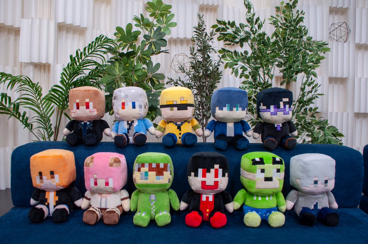goods_clpc's tweet photo. ／
#からぴち  #マイクラグッズ 2026
明日から店頭販売が順次スタート！✨
＼

カラフルピーチメンバー全員のマインクラフトグッズが、
明日より店頭でも順次販売開始します🍑

📍詳細はこちら
https://t.co/7frvkxkGt9

実際にグッズを手に取って選べるチャンス👀
気になっていた方は、ぜひ店頭でチェックしてみてください！