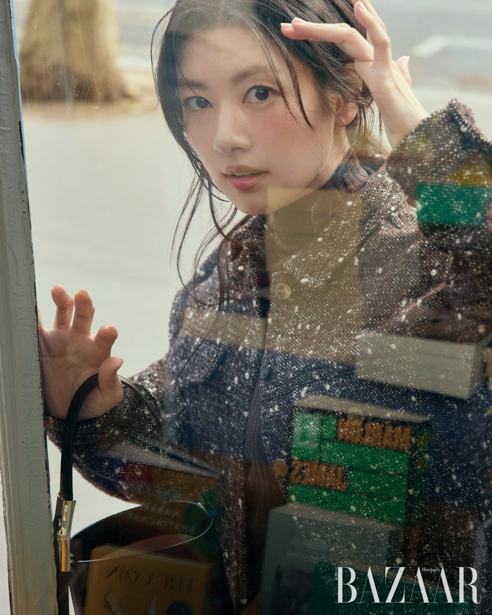 SOMIN0316JP's tweet photo. 【instagram harpersbazaarkorea】

世界中の美しいものがきらめいた一日、俳優のチョンソミンがパリの秋に出会った。
ロンシャンのローカルアンバサダーである俳優チョンソミンと共に制作したビジュアルは、『BAZAAR』10月号でご覧いただけます。

#チョンソミン #정소민 #JungSoMin https://t.co/wwCtR9AfM1