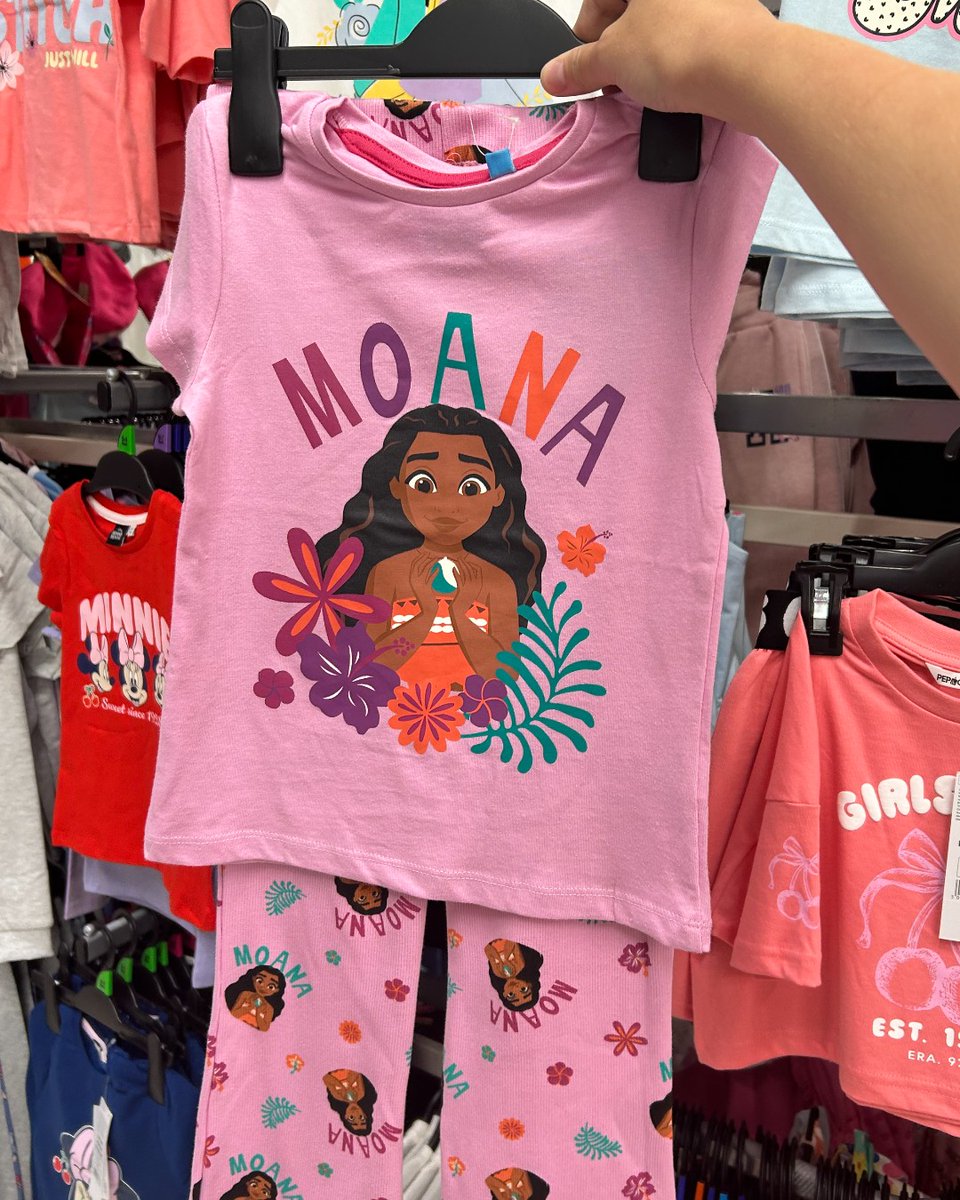 PyramidsSC's tweet photo. Calling all Disney fans! 👑

Treat the kids to the cutest Disney clothes from @poundland. https://t.co/f5rFW35xhF