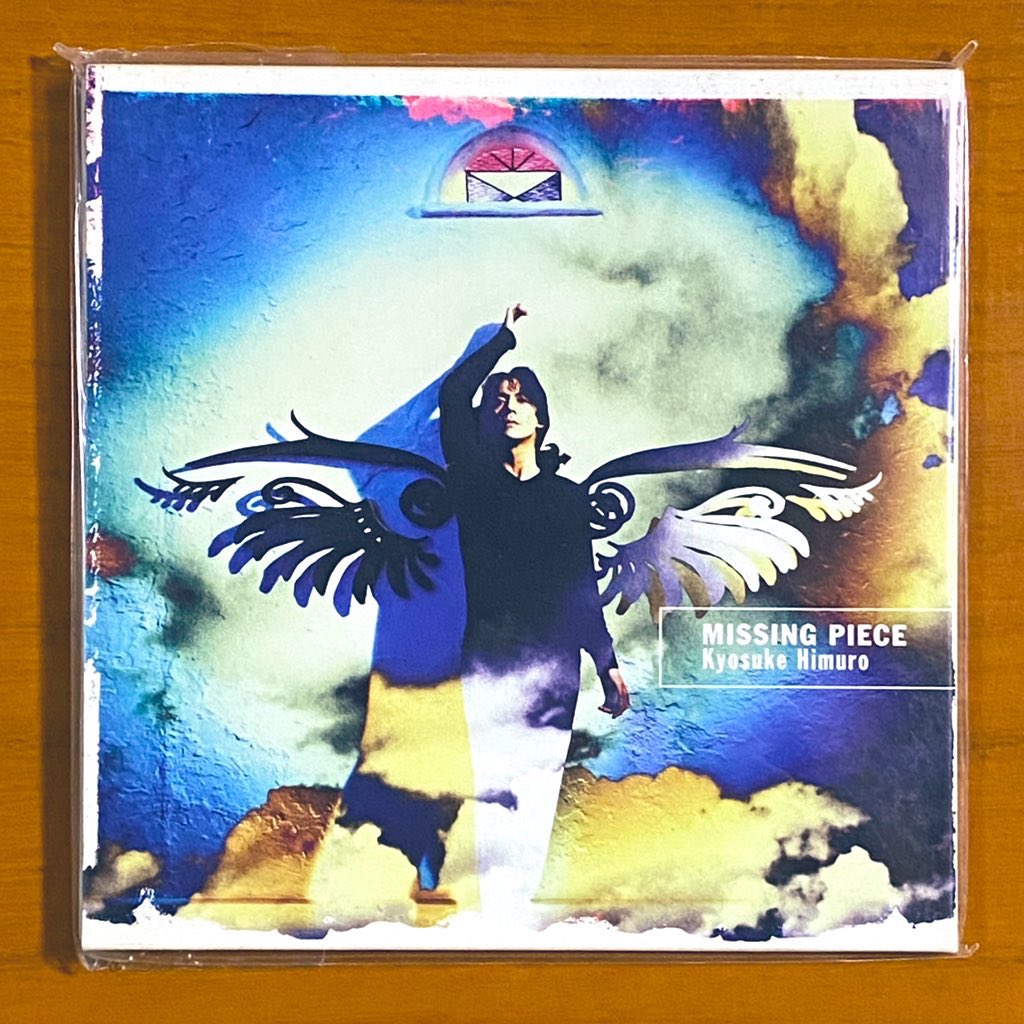 astromaniax26's tweet photo. 本日で発売から30年！！！

1996年9月30日 発売

【MISSING PIECE/氷室京介】

告知ポスターとCD

オリコン最高1位

ポリドールから東芝EMIへ
移籍後の最初のアルバム

「魂を抱いてくれ」
「STAY」
「SQUALL」
「WALTZ」収録

#氷室京介
#MISSINGPIECE
#6thアルバム
#ポリドール
#ポスターとCD https://t.co/ibS5nH9fQl