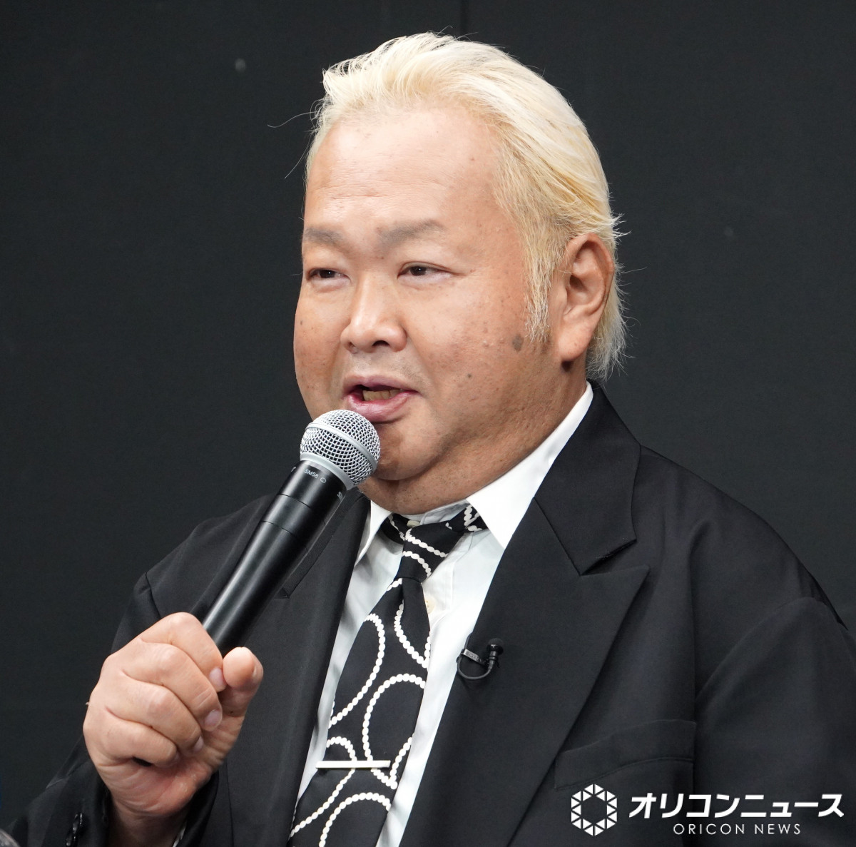 oricon's tweet photo. 人工透析、左足切断、“死”を3回宣告…
ハチミツ二郎「死ぬまでにやりたいこと」番組化
https://t.co/uRmPVDrrRs
⠀
企画を立ち上げたのは、中学時代に東京ダイナマイトを見て「この人と仕事をしたい」と憧れ、吉本興業に入社した社員。クラウドファンディングに応じて実現できることが増える仕組みで ､ クライマックスには「コント生前葬」を用意している。