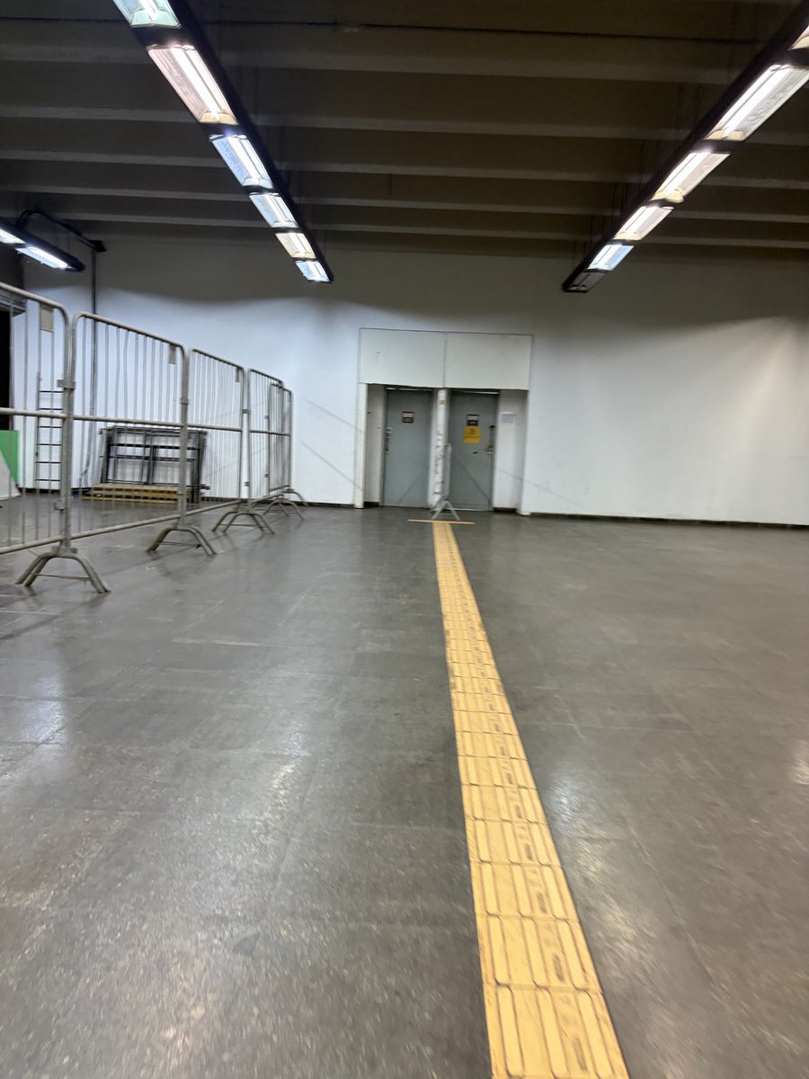 MisterM0171's tweet photo. Terça feira tava pegando fogo. 
Era tanto macho respirando junto que parecia sauna de tao quente https://t.co/cxLBViKdiG