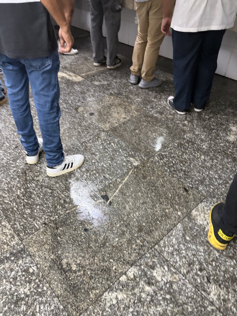 MisterM0171's tweet photo. Terça feira tava pegando fogo. 
Era tanto macho respirando junto que parecia sauna de tao quente https://t.co/cxLBViKdiG