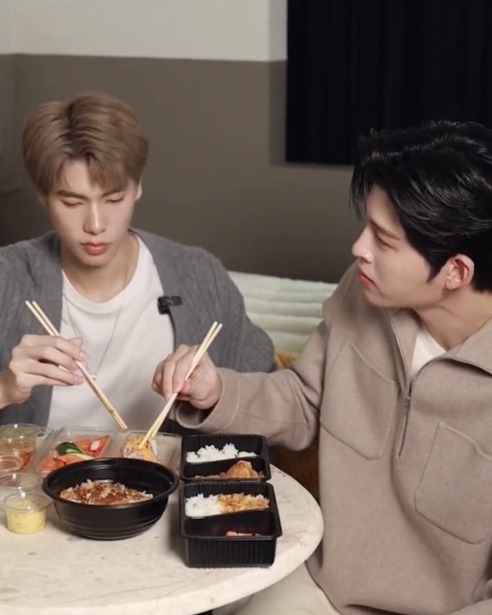 nocoffeenosoul's tweet photo. ลูกนั่งท้องร้องอยู่ห้องคนเดียว https://t.co/lQDPqvGGOh