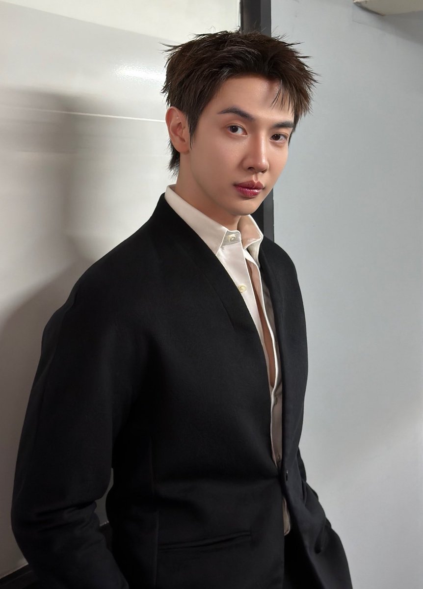 kanjan_02's tweet photo. ขอคนเข้าใจ ขอสาววายมาเข้าใจสิ่งนี้ด้วยกันหน่อย คือนี่เครียดมาก เหมาะสมขนาดนี้ได้ไง 

MAXKYBAS 24TH 9ENT PARAGON
#MXBSx9entBD24th https://t.co/vtBy3u7qRT