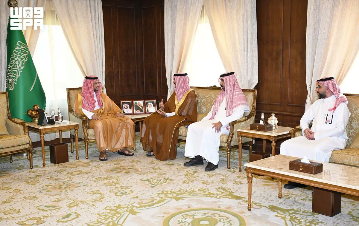 SPAregions's tweet photo. نائب أمير عسير يستقبل مدير فرع هيئة حقوق الإنسان.
https://t.co/rOdG4YiBB7
#واس https://t.co/DSh3BJLsjc