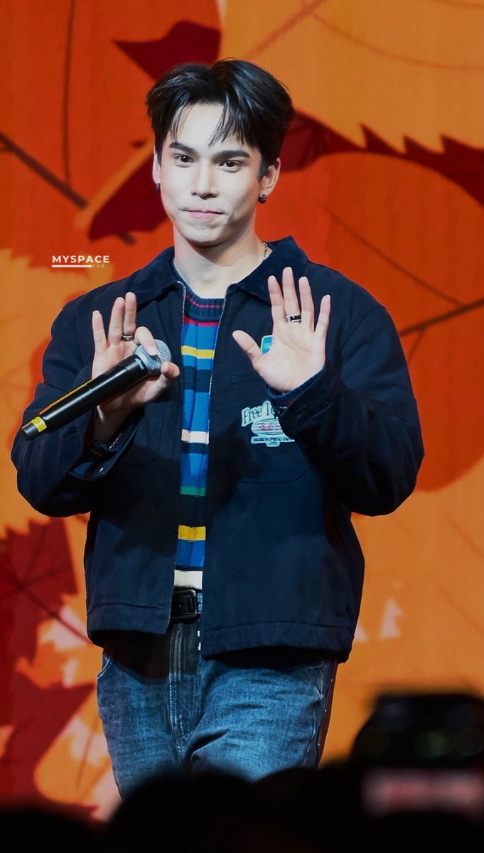 MYSPACE_For's tweet photo. ฉันบอกแล้วพี่แม้กแกชอบขโมยหัวใจเด็กสาว🥰🥰🥰🥰

MAXNAT AT 9ENT24TH

#9Ent24thXDMD 
#9Ent24thxSiamParagon https://t.co/Ql6pMSf2H9