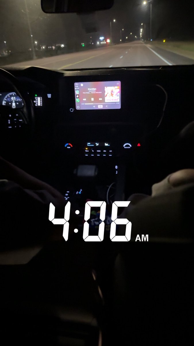 npckez's tweet photo. college is pretty fun ig https://t.co/coAuIpLw1Y