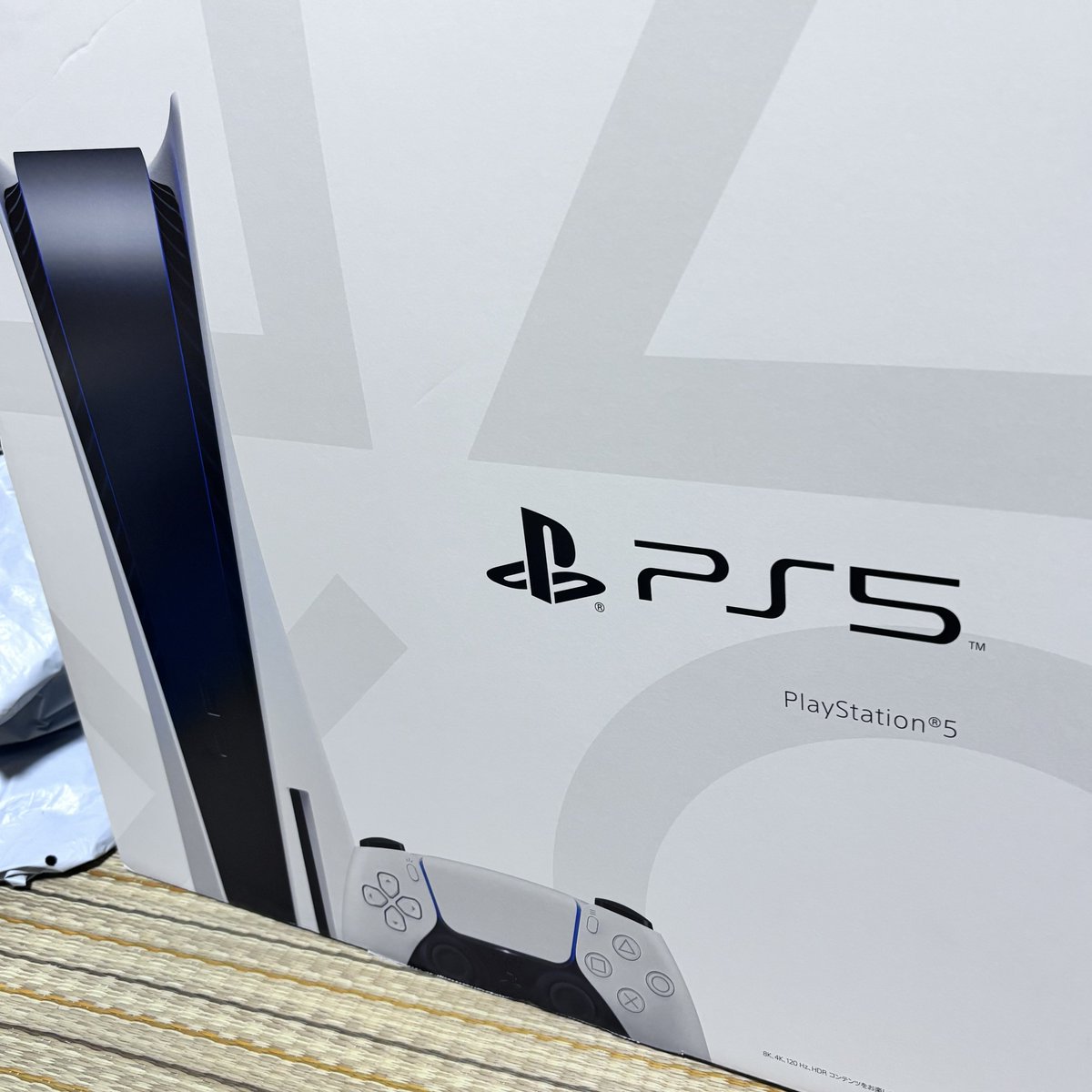 om___521's tweet photo. まめさんついに……PS5デビュー！🥹 https://t.co/b2QzomH9ze