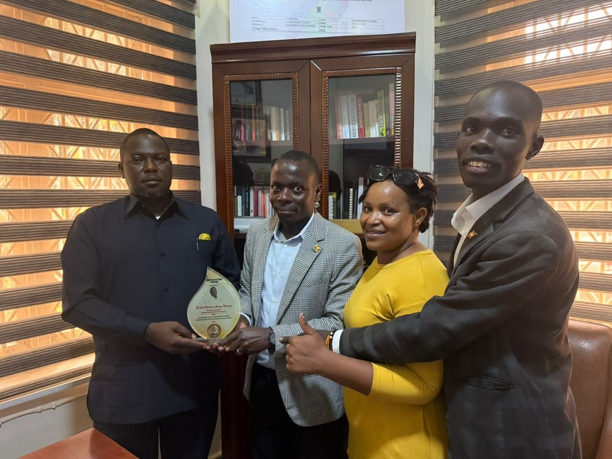 Nyca2562's tweet photo. This morning, the Chairperson of @Nyca2562, Mr. @Penkson256, and colleagues paid a courtesy call on our mentor and Party Secretary General, Rt. Hon. @TodwongR.
We briefed him on the recently concluded official launch of our Strategic Work Plan, and he pledged his continued...
1/2 https://t.co/2PQMlvf36u