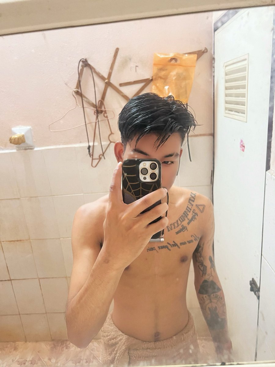 Teeraphan__19's tweet photo. ไม่หล่อ แต่ห่อกลับ🤣 #มิกซ์เซอร์ #ฟีดด https://t.co/HTjqtQrqyB