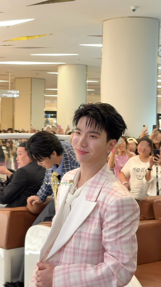 luv4keno's tweet photo. i'll say this again and again pink is his colour 🩷

CLOVER 24TH 9ENT PARAGON
#9Ent24thxSiamParagon https://t.co/VhbPl7TJPB
