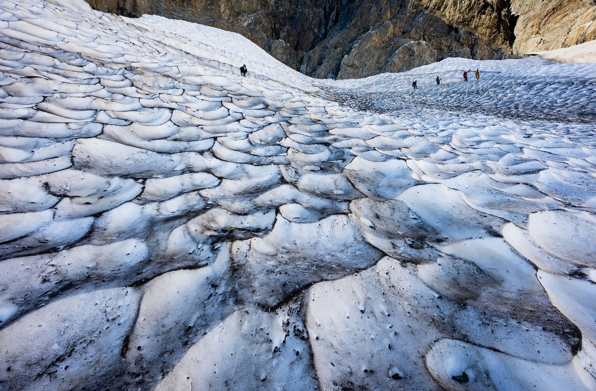 subfossilguy's tweet photo. On 25th Sept., took place the biennial survey of Arcouzan Gl. (Mt Valier) the most ‘special’ of the Pyrenean glaciers! 🧊💪

Despite all the heatwaves, it was covered in firn, but amount of remaining ice and flow are limited 🌊🔥

📷 F. Laurens/H. Lucas
https://t.co/DzYynpramP https://t.co/nwfu9Kl7l7