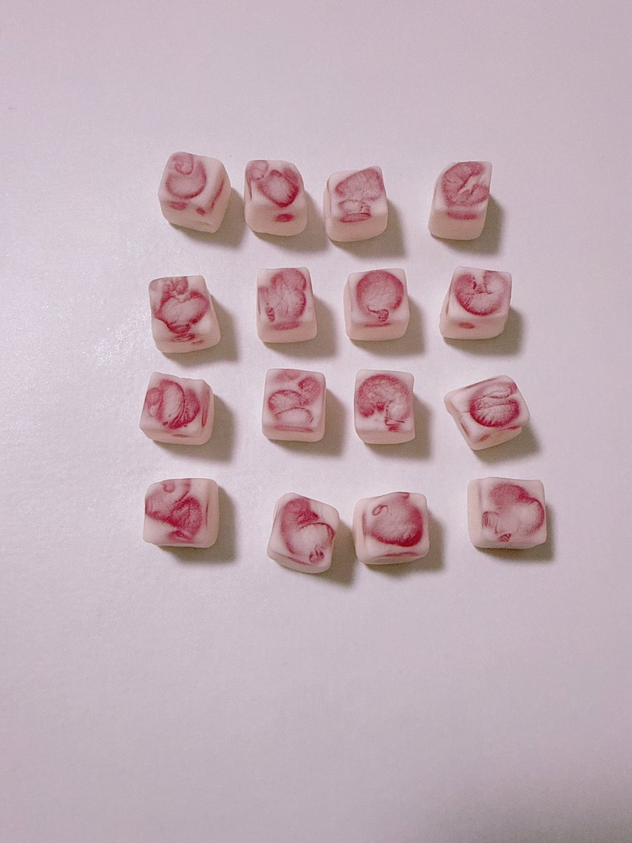 aiueoka5's tweet photo. ピュアラルグミ (ラスト)

ふかふかしていてマシュマロっぽい乾燥感がある
今ならまだ買えるのでナマロワとの食べ比べにオススメ

 #日本グミ協会 https://t.co/UGVAVSXiRf