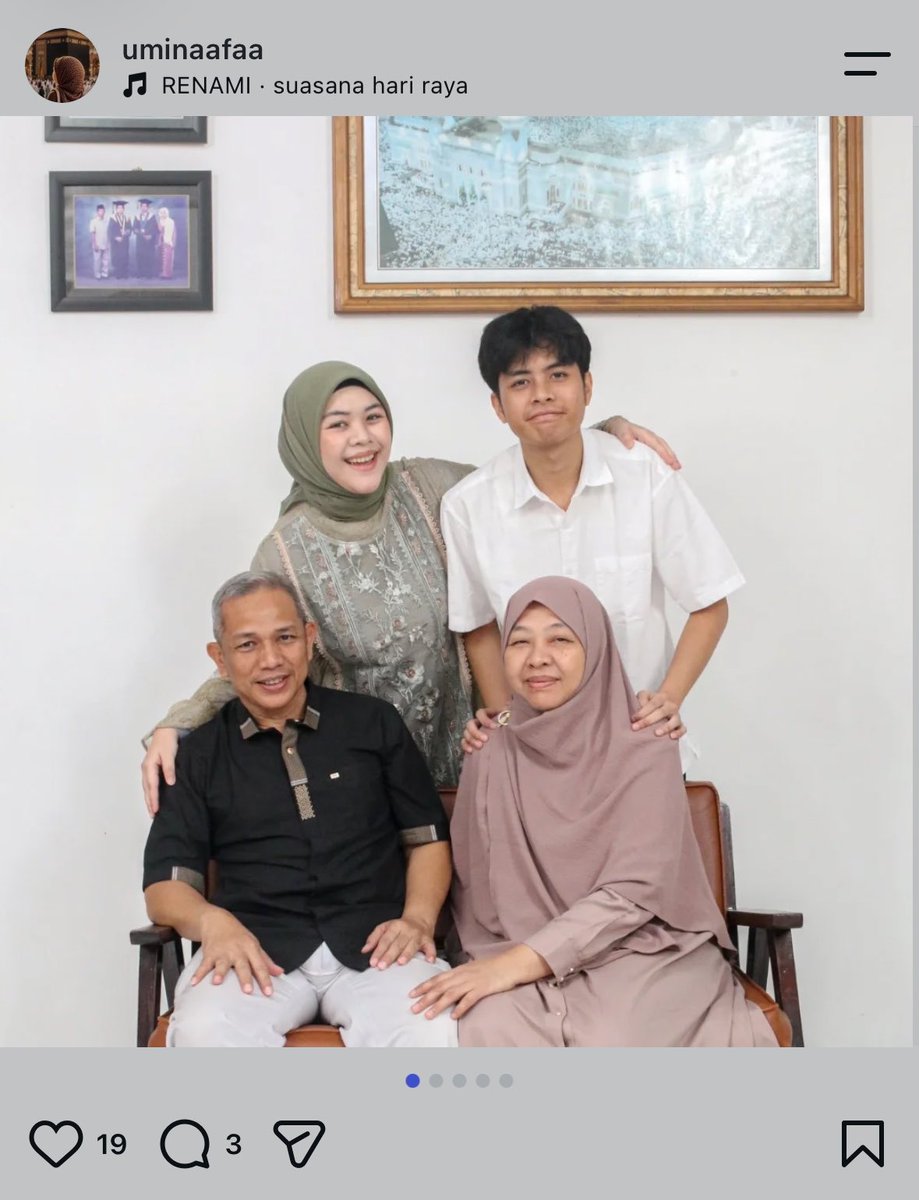 merypoz4's tweet photo. ‼️ HELP GUYS BANTU RT‼️

PENIPU ATAS NAMA ANNADA MARFITASARI, S.KED. 
ANAK DARI Dr. ZULFERI A SURATMAN

Tolong bantu guys Annada membawa uang saya sebesar 3jt dari bulan januari bilangnya mau cicil dan sekarang kabur gada respon sama sekali. #zonauang  #penipu 
#pinpri https://t.co/pcMTwhX8TE