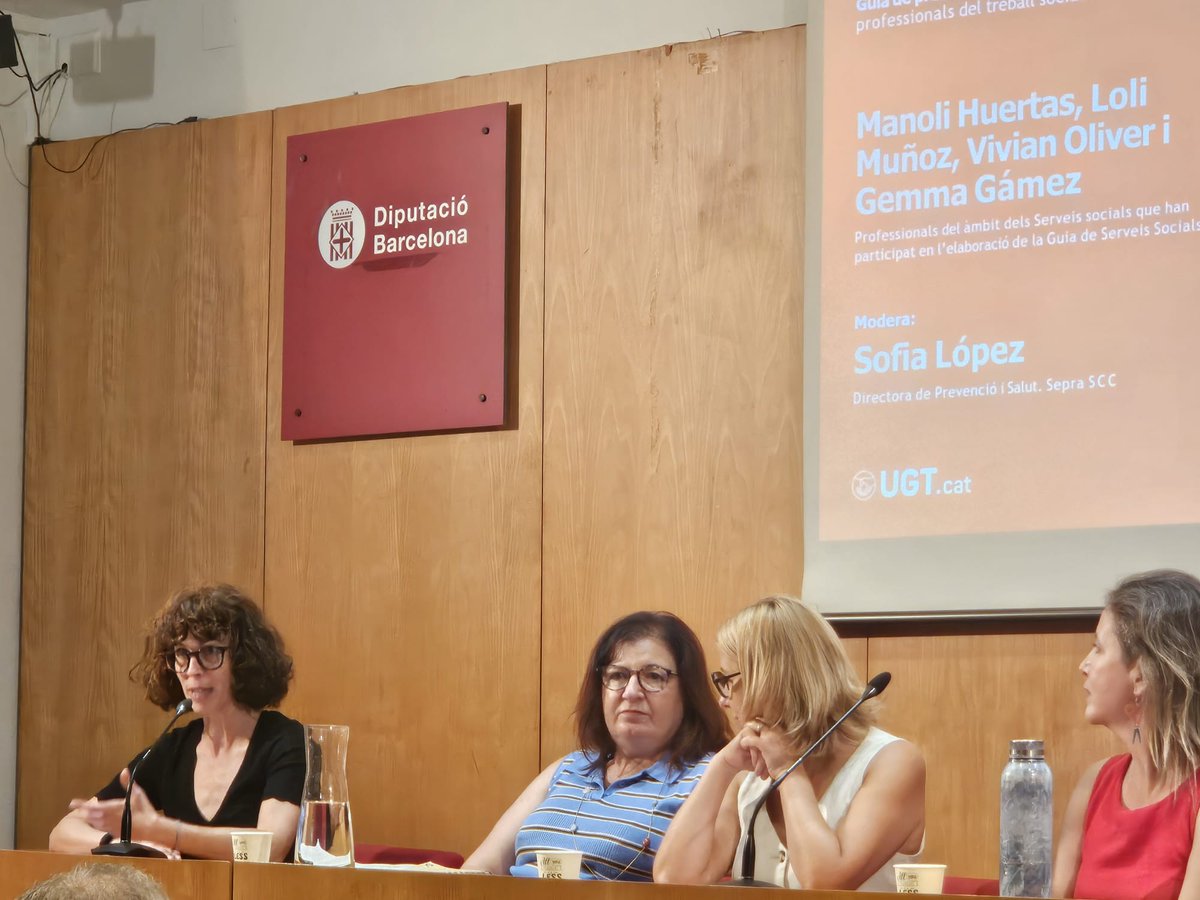 Seprascc's tweet photo. Per altra banda, la Sofia López, direcció de Prevenció i Salut de SePrA, ha moderat la taula rodona sobre Professionals de l'àmbit dels Serveis socials que han participat en l'elaboració de la Guia de Serveis Socials. https://t.co/IfsyyAkgvA