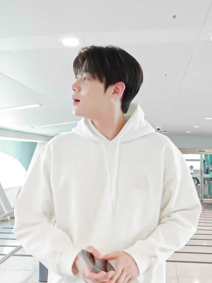 toufu141's tweet photo. Kim Yoonsik x Lacoste
Soft boy aesthetic 🩵 

KIM YOON SIK PARIS FASHION WEEK

#KIMYOONSIKPFWSS27
#YOONSIKINPARIS https://t.co/UzNFb3N89Z
