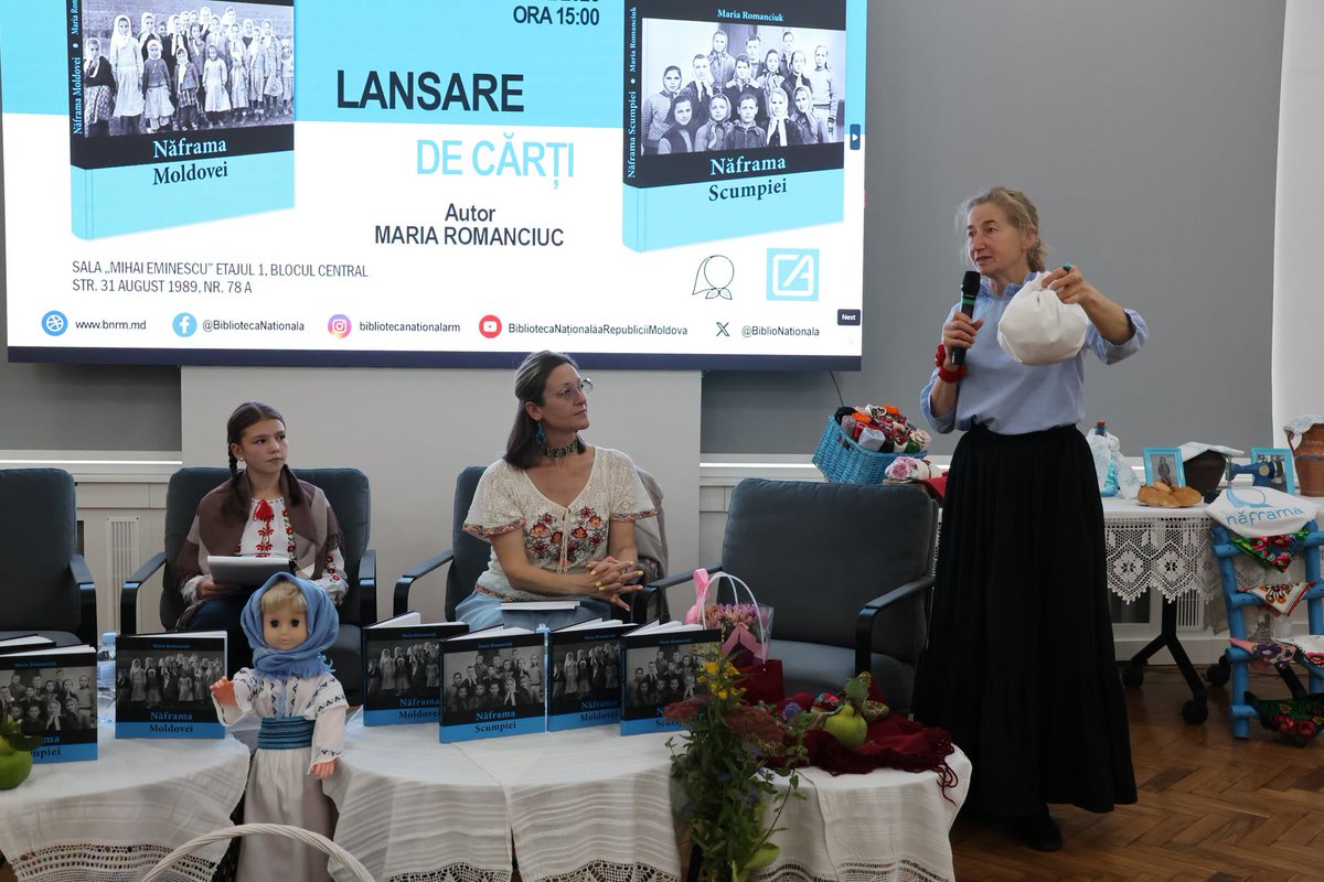 BiblioNationala's tweet photo. La #BNRM a avut loc lansarea volumelor „Năframa Moldovei” și „Năframa Scumpiei”, semnate de Maria Romanciuc – două lucrări care readuc în atenție un obiect aparent simplu, dar cu o profundă încărcătură culturală și simbolică.
🔗https://t.co/dP4YusWslX
📽️ https://t.co/r5JuMArGVV https://t.co/YK6EUNifDv