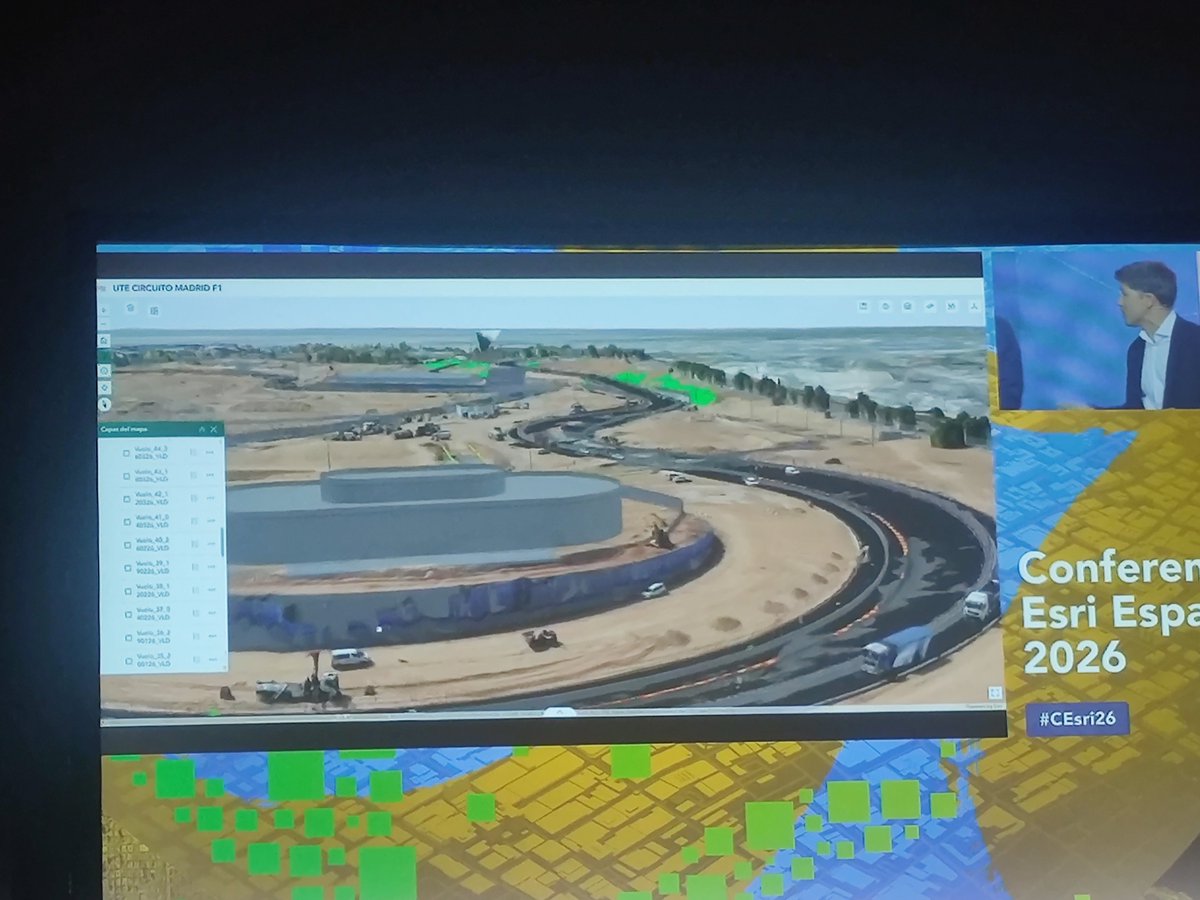 71luisrodriguez's tweet photo. #CEsri26 construcción de Madring con tecnología Esri. https://t.co/chG9VmUPQW