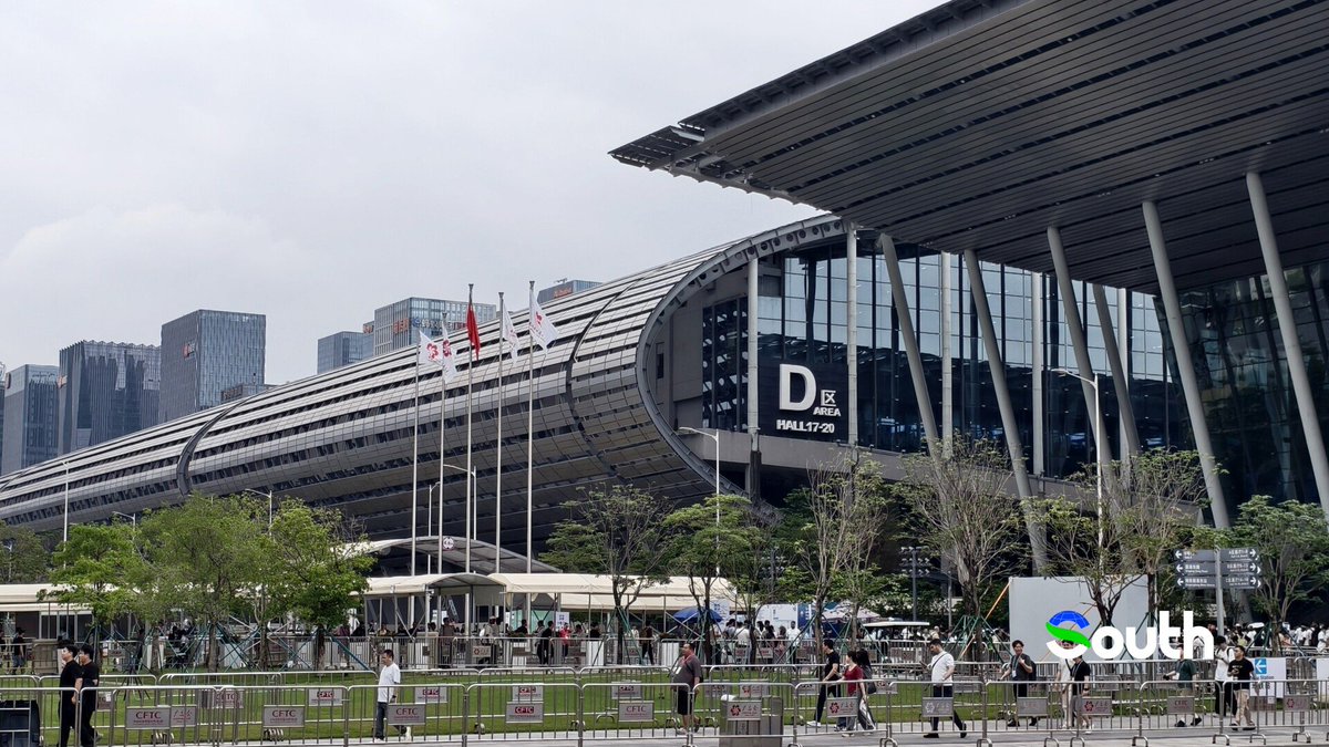 thisisGBA's tweet photo. #CantonFair | Heading to the 140th Canton Fair? Here's a badge update for overseas buyers.

The fair will open in Guangzhou on October 15. New applications, replacements and renewals for Overseas Buyer Badges are free. Buyers with a valid badge from a previous session can enter directly after verification, with no activation required.

⚠️ Badges issued based on work visas at or before the 134th Canton Fair are no longer valid. Holders will need to apply for a Purchasing Agent Badge instead.

Dive in: https://t.co/IQEehJoh7Q

#Guangzhou #ChinaTrade #GlobalTrade #OverseasBuyers #BusinessTravel