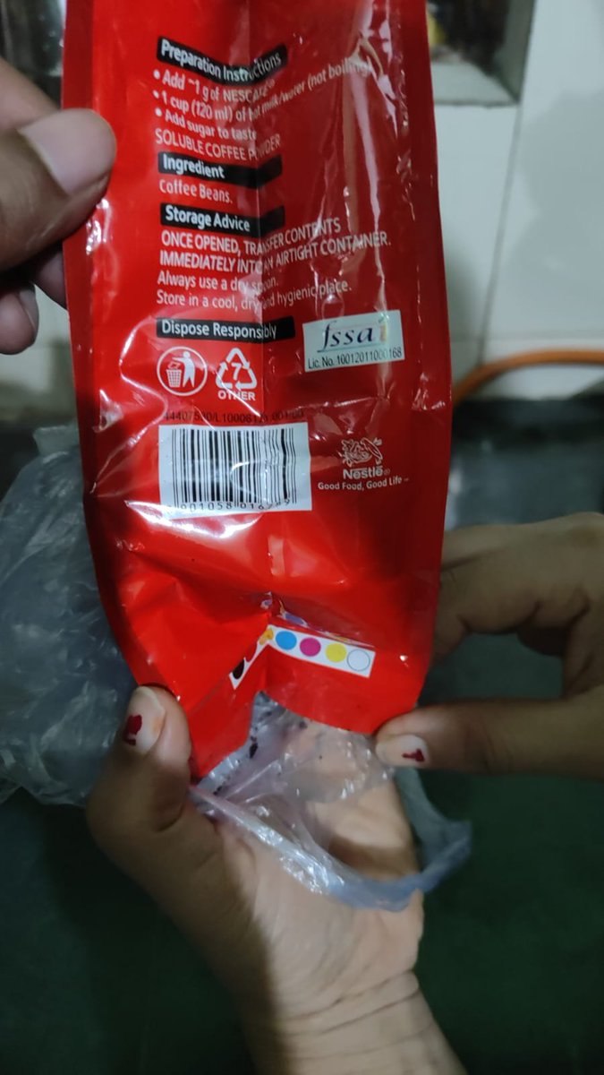 Imdrankitmishra's tweet photo. @Flipkart I received a spoiled Nescafé coffee with no manufacturing/expiry date and a strong foul smell. I was out of town, so my neighbour received it, and I discovered the issue only after returning on 26 Sept. 
id: OD438623197530512100 https://t.co/ILSSgMkQ0g