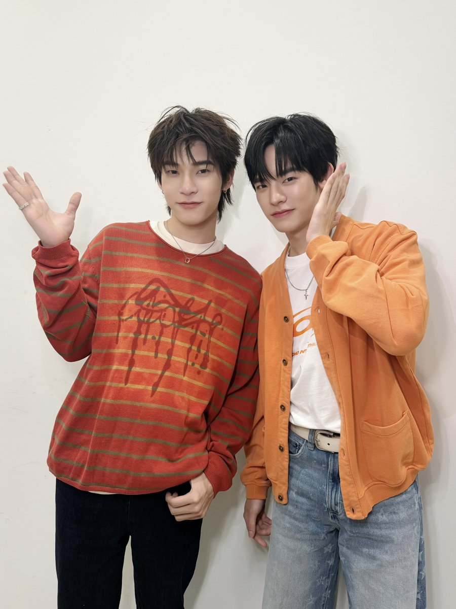 DomundiTV's tweet photo. พบกับ “ตี๋ตี๋” @twnpich และ “ป๋อ” @porsuppakarn ได้ในงาน MIN MIN x TeeteePor : The Frozen Candy Land มิน มิน เปิดโลกความเย็น สนุกเฟรชกับตี๋ตี๋ป๋อ ✨

MINMIN FINFRESH WITH TTP
#MINMINxTeeteePor https://t.co/CYsdc7j2vb