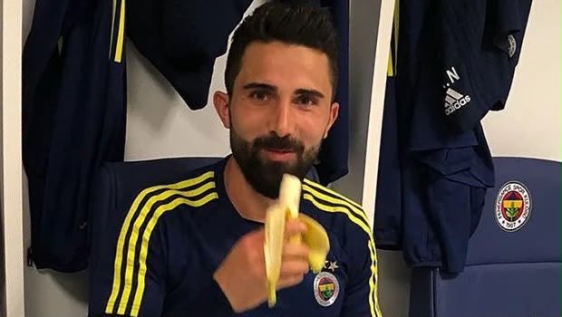 Canak___'s tweet photo. Şansıma halı saha öncesi mideyi bozdum. Bana muz ye diyen canım takım arkadaşlarım @sikofiyilt @shngzerdem destekleri için teşekkür ediyorum.
-
Şanssızlar Vakfı Başkanı ve İzmit Sorumlusu, Ünlü Düşünür ve Yazar Sir. Çanak Efe Gonzalez https://t.co/D61dMsCc7E
