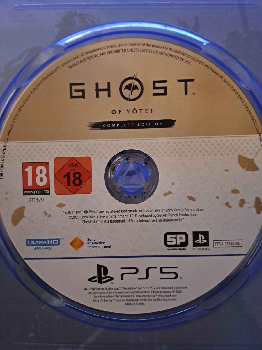 DoesItPlay1's tweet photo. Ghost of Yotei: "Complete" Edition suggests it could really be Sony blocking multi-disc releases. The one disc included is packed. Sucker Punch tried to make the best of it by including an updated build and quite a bit of DLC. Still needs a download to be complete (last pic). https://t.co/MIhq5bHw51
