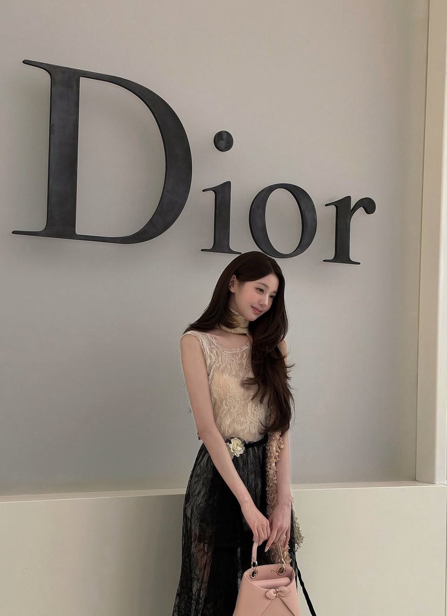 minminxmxm's tweet photo. DIORウォニョンかわいすぎる….🥺
MIUMIUの時も似合ってたけど、それを上回るぐらい相性バッチリ🫶 https://t.co/EQe43w2XFa