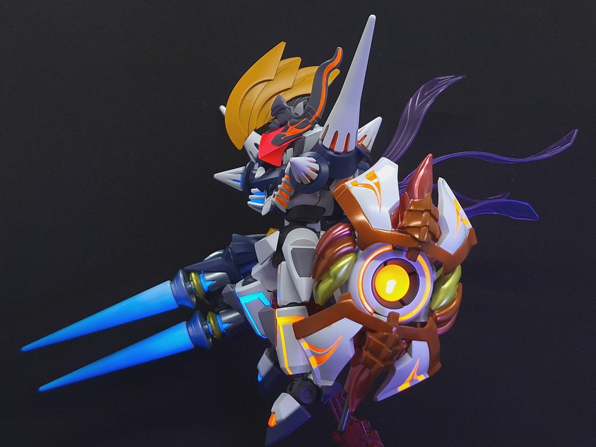 TA9618's tweet photo. #今月作ったプラモ晒そうぜ

LBXエルシオンのオリ改造機「EⅡアレクト」です。

色々拗らせているので当面 #ダンボール戦機 に触れるつもりはありませんでしたが、折角なのでタグに乗っておきましょうか。

#プラモデルライフ https://t.co/iAWm8njZn6