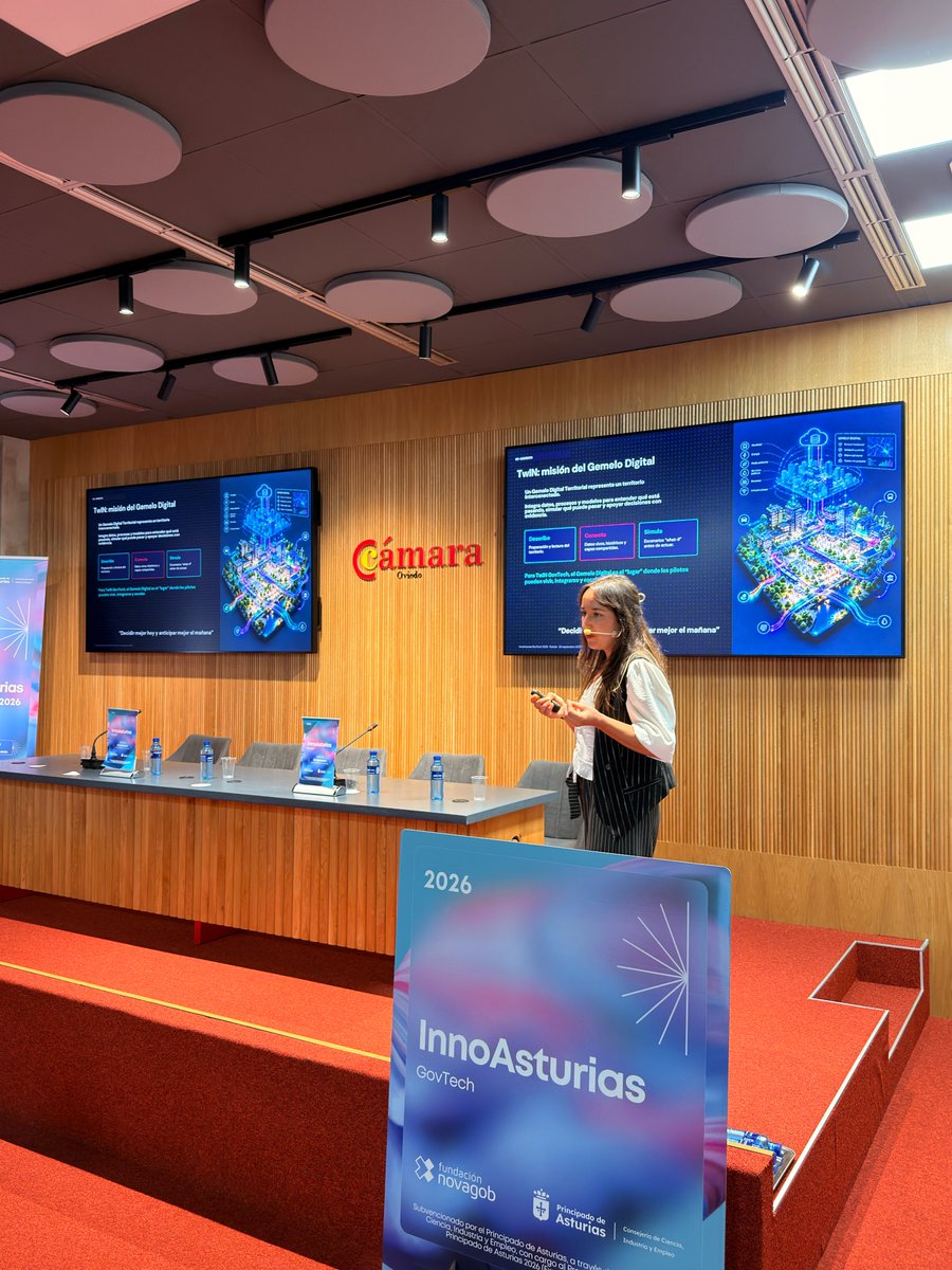 novagob's tweet photo. 🎓 De los retos públicos a 8 pilotos reales en calidad del aire, energía, urbanismo y movilidad.

Así es TwIN, Gemelos Digitales de Navarra, en InnoClass 2.0 de #InnoAsturias GovTech 2026 👇

✨ Jone Ezcurra Ibarra — Tracasa Instrumental

#GovTech https://t.co/iSr4Z4yux5