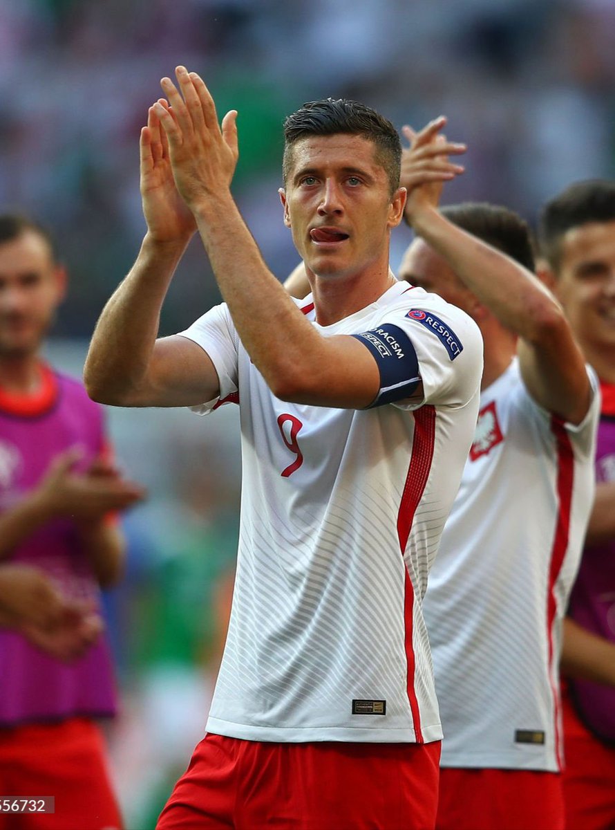 atomicyaoist's tweet photo. boy why u so teary #lewy https://t.co/cQQdwlopOx