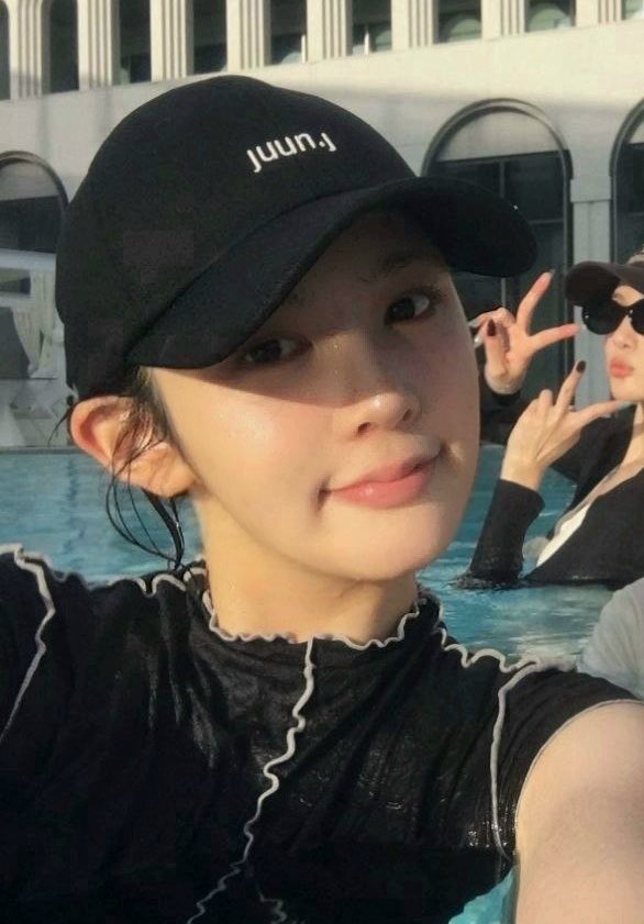 issnanana's tweet photo. 지금
<이분이
                                    이 연하>

보고싶다고 공개발언하신게 쳐미치겠단거죠 https://t.co/tSWx6KOf5B