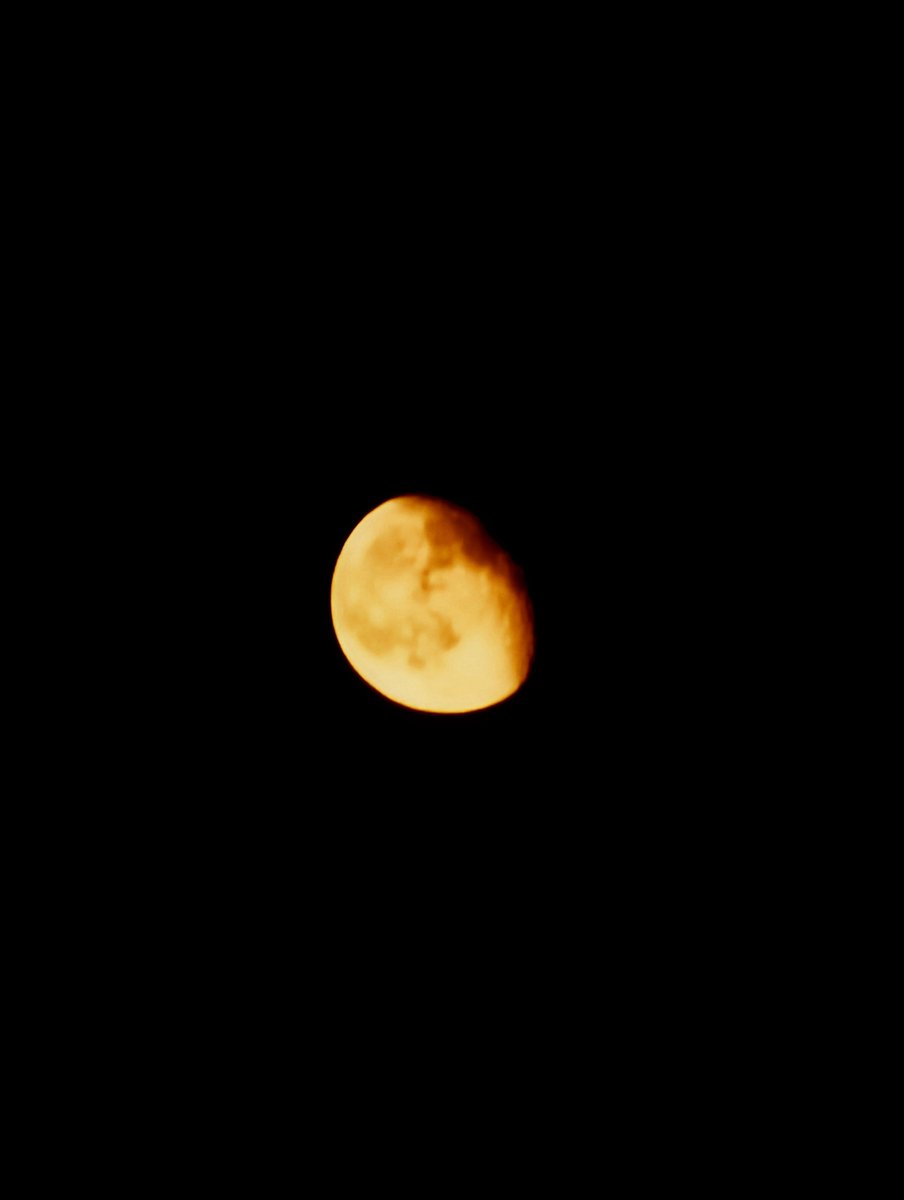 ruirui9190's tweet photo. お月様🌕 https://t.co/cl9CRtHkhs